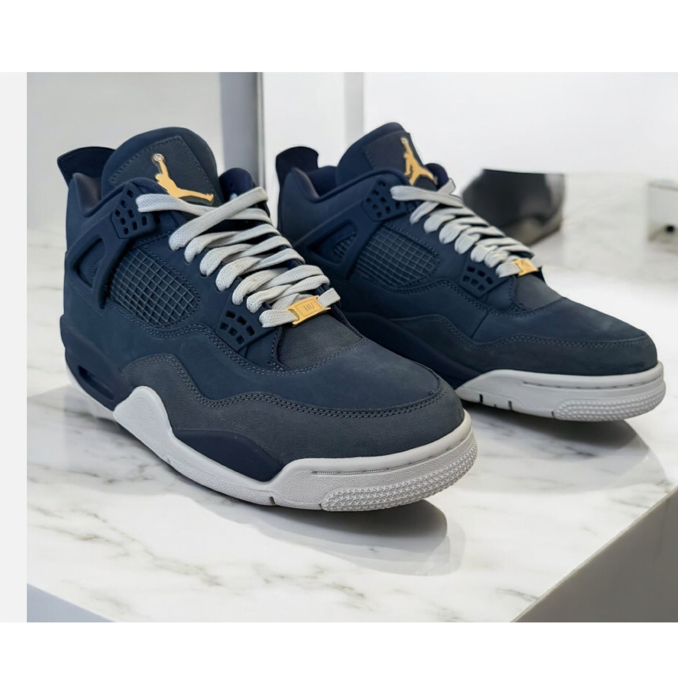 jordan 4 retro rare air – gold lettering
